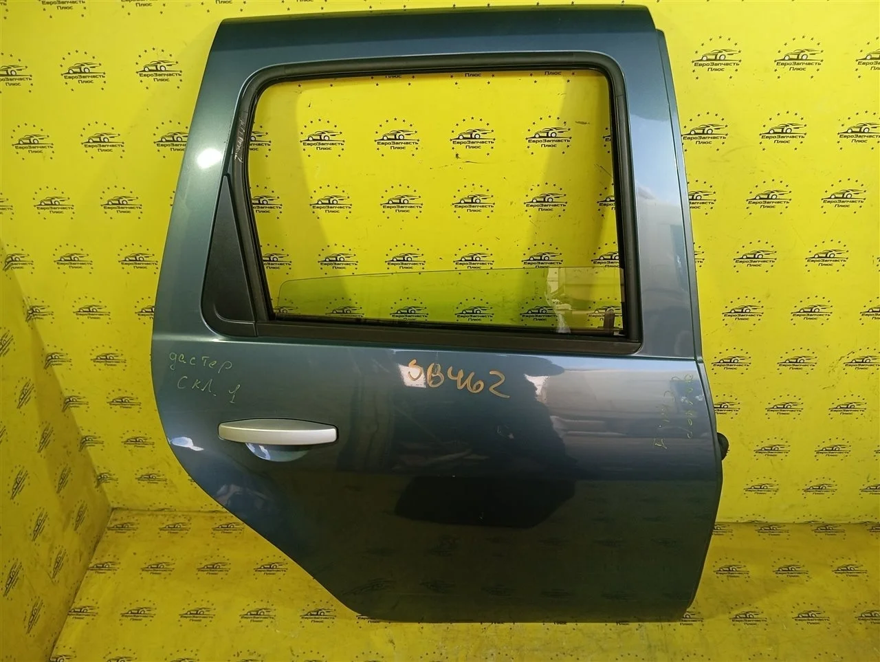 Дверь Renault Duster 821007807R HS, задняя правая