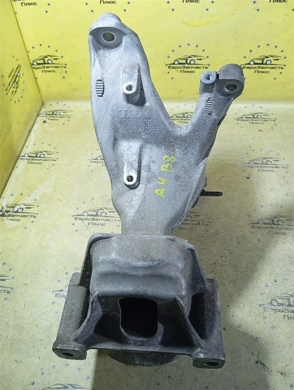Подушка ДВС Audi A4 8K0199308BD B8