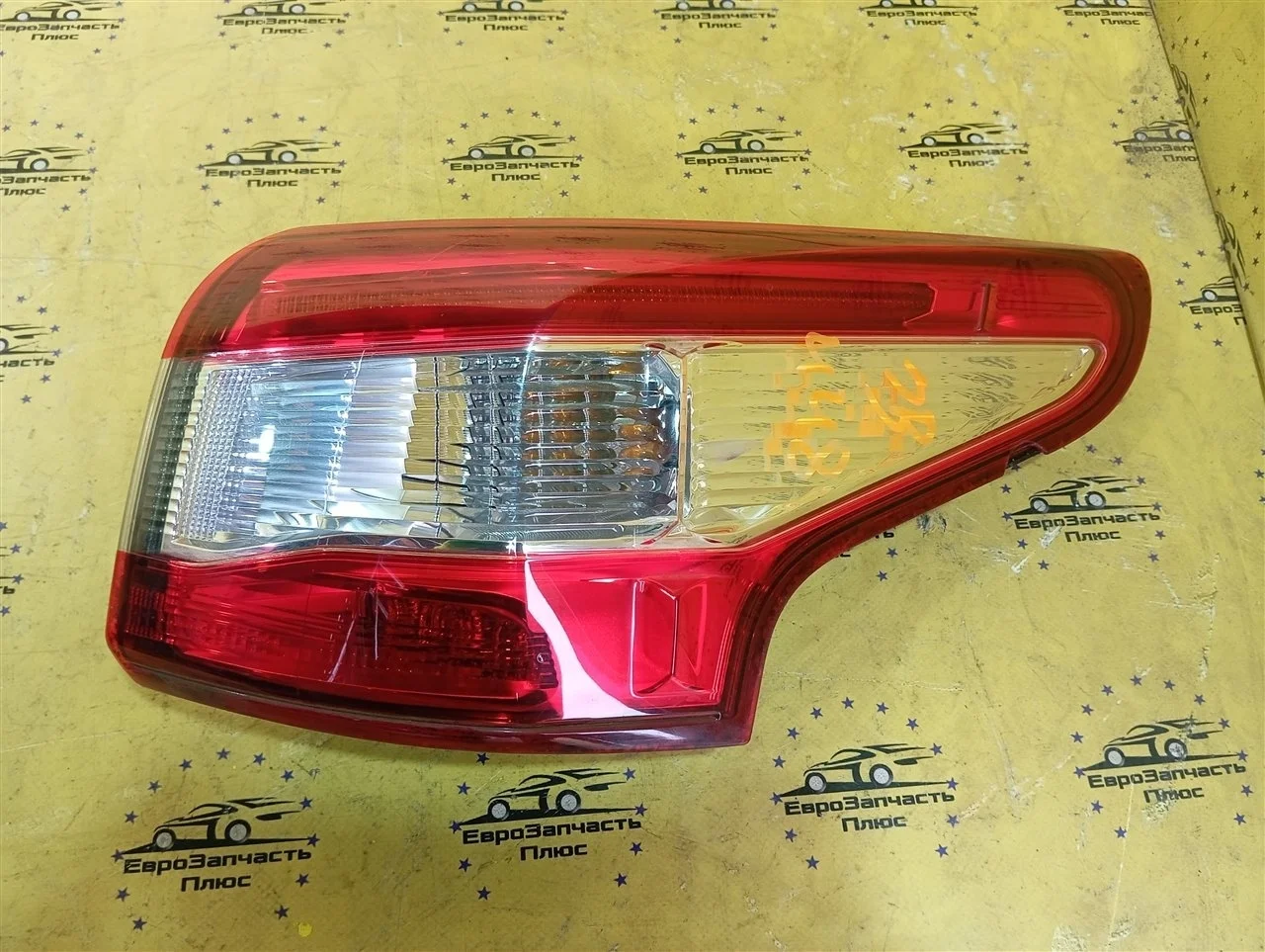 Фонарь дефект Nissan Qashqai 265504EA0A J11, задний правый