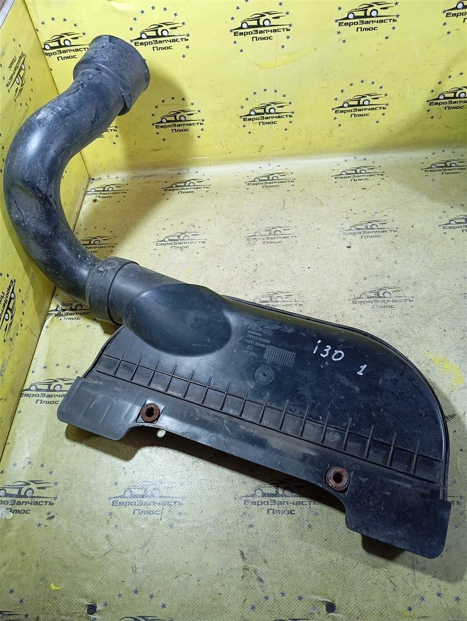 Воздухозаборник Hyundai i30 282122L000 FD