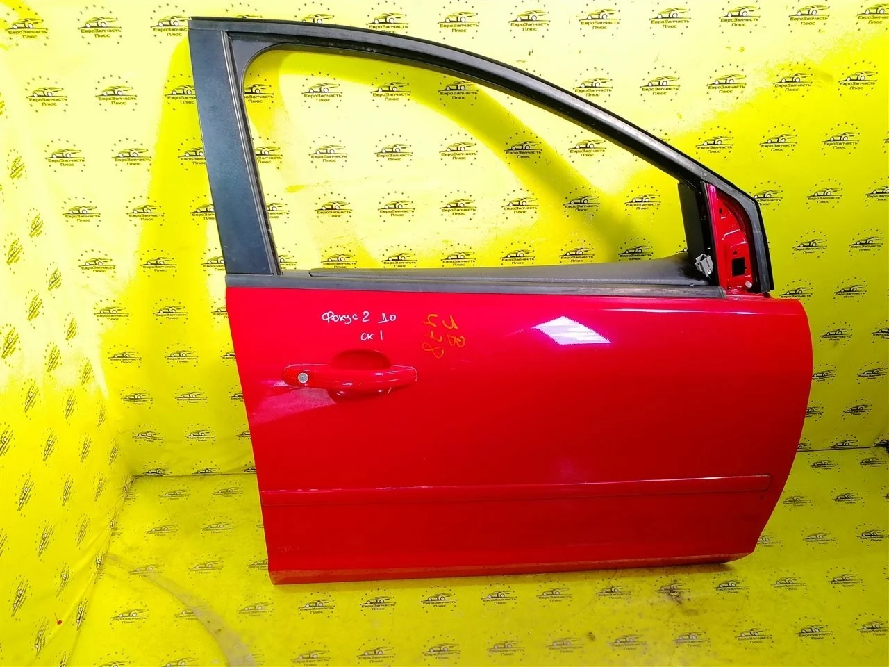 Дверь Ford Focus 2 1530170, передняя правая