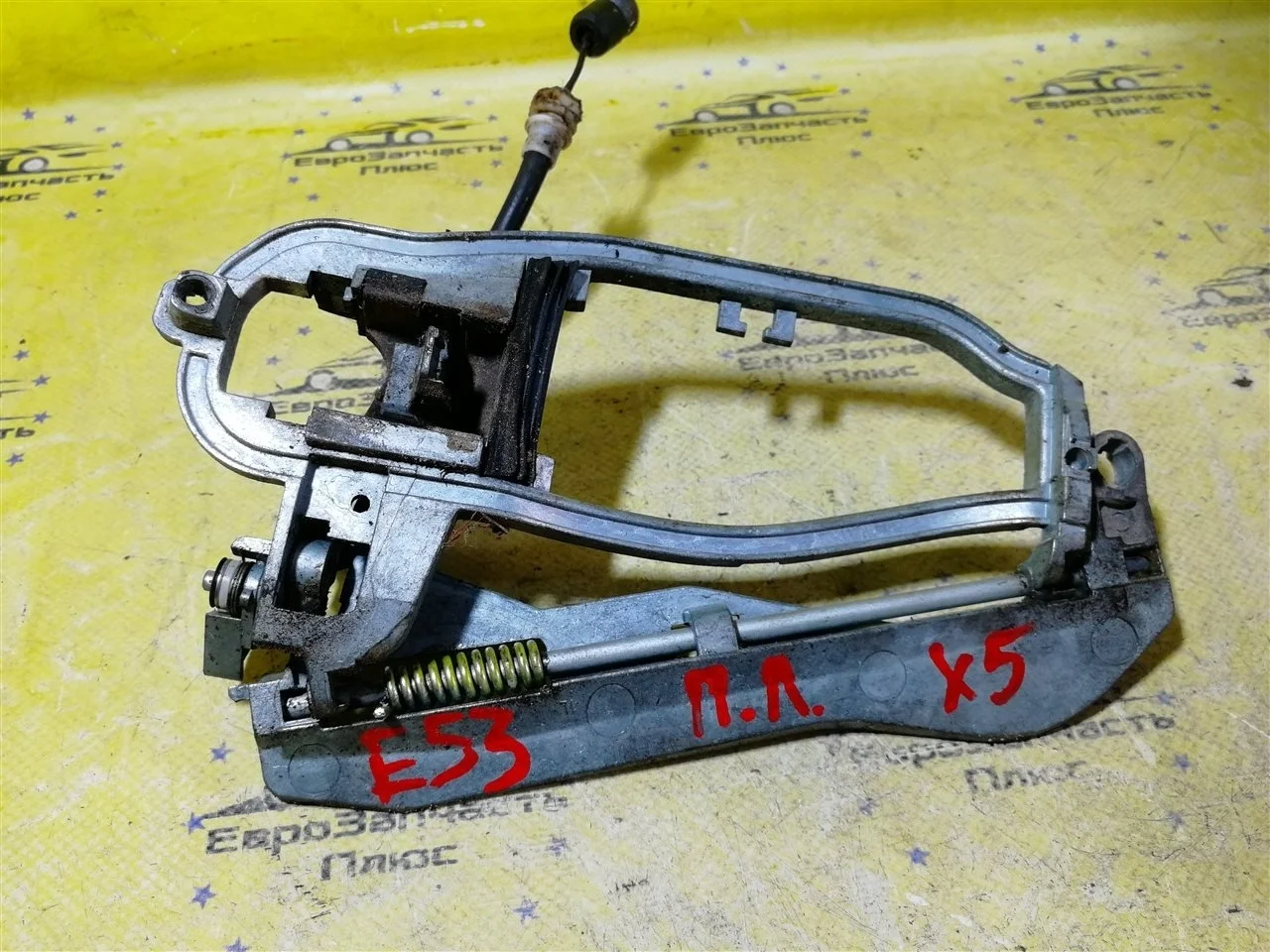 Кронштейн ручки двери BMW X5 51218243615 E53, передний левый
