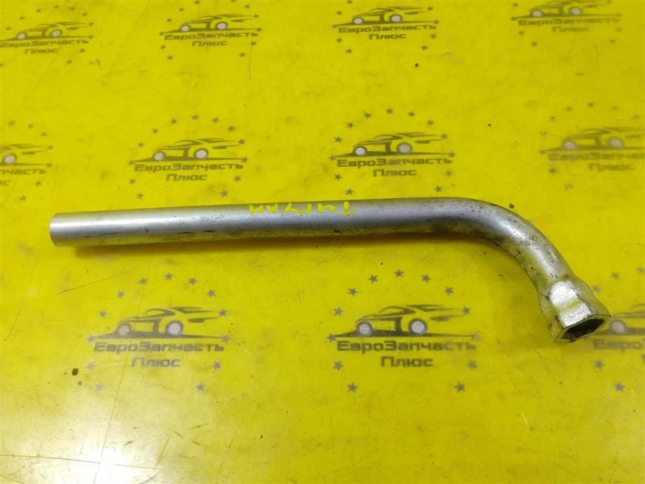 Ключ балонный Volkswagen Tiguan 4D0012219A NF