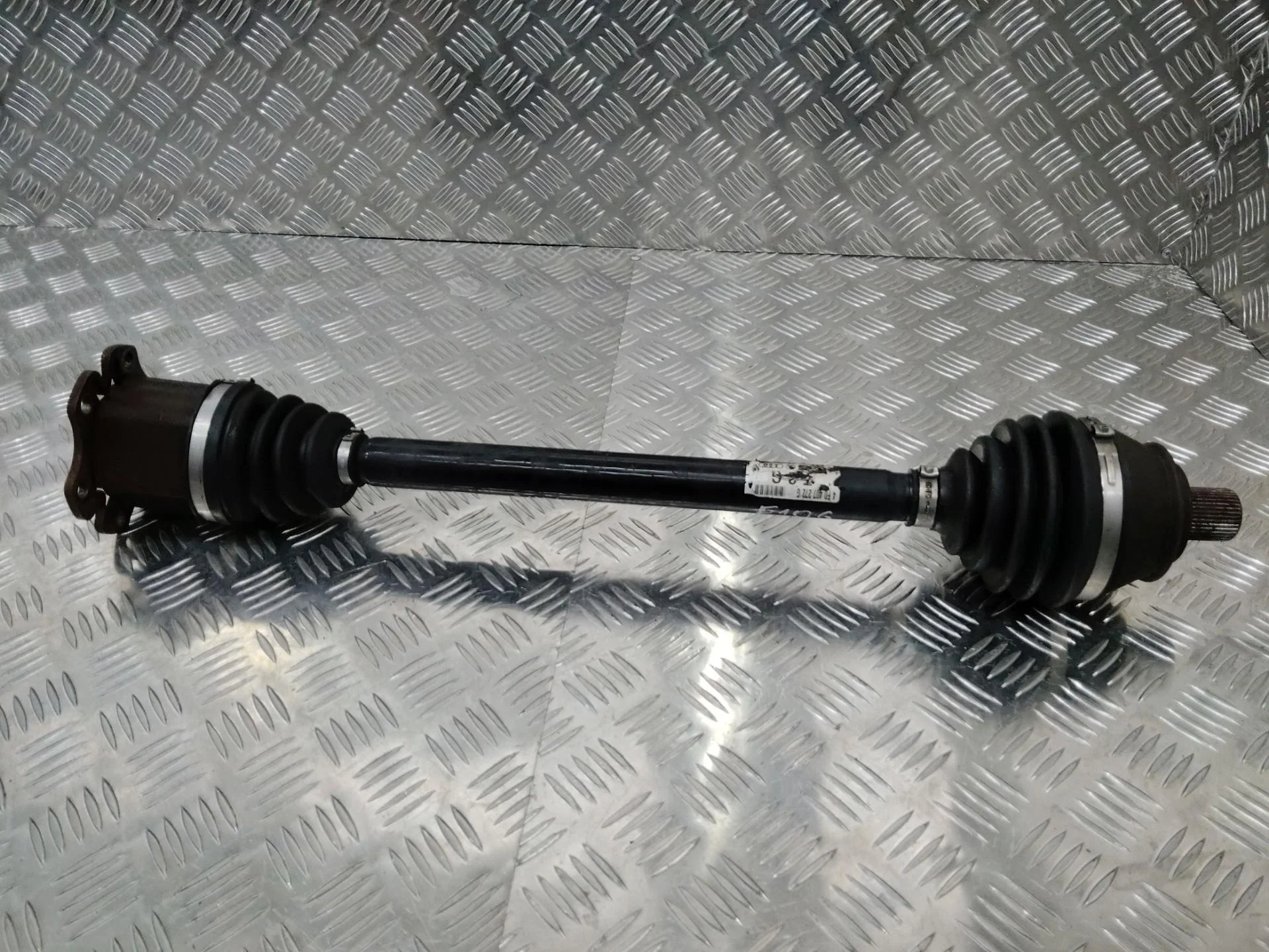 полуось передняя правая Audi A6 4F/C6  2008