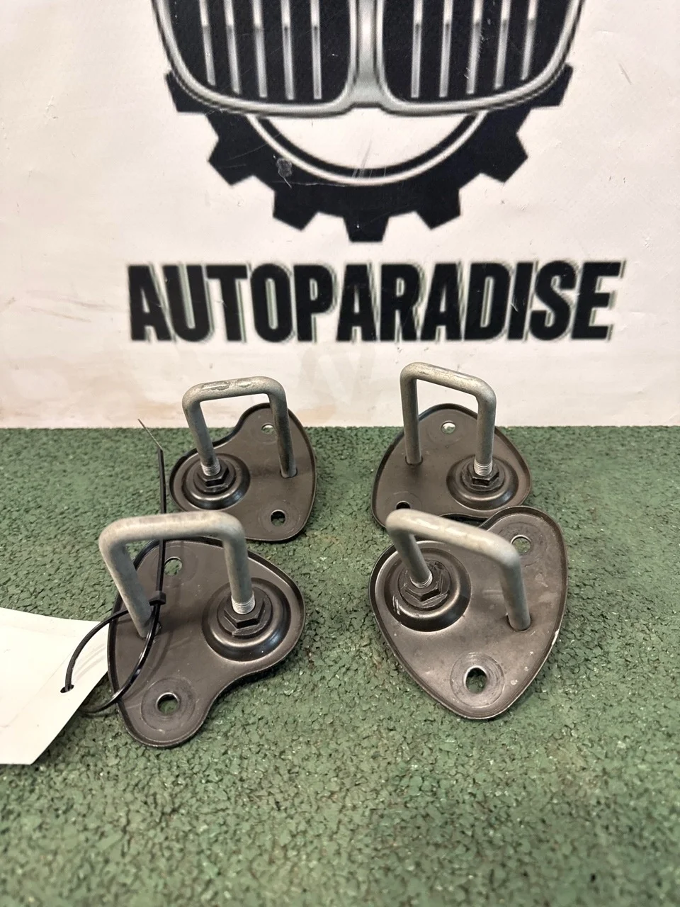 Крюк замка капота BMW X7 40dx 2023 51237347412 G07 B57D30B, передний