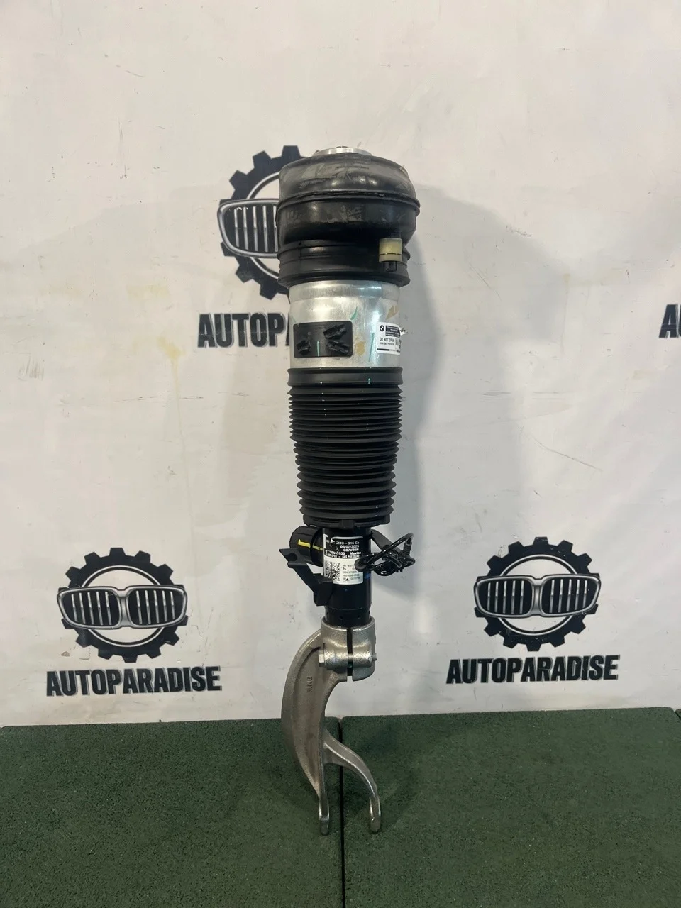 Пневмоамортизатор подвески BMW X7 2025 37106869036 G07, передний правый