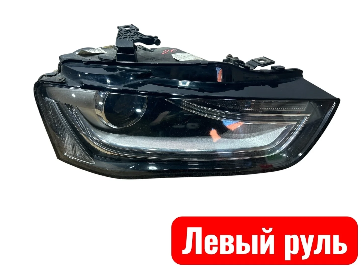 Фара Audi A4 2012 8K2