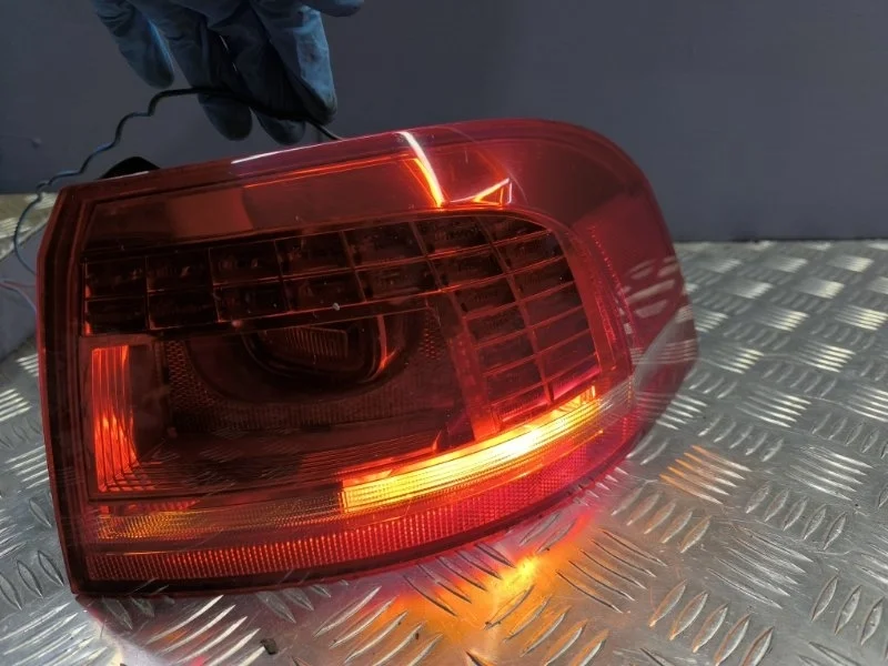 Фонарь задний правый volkswagen Passat 2012 3AE945208B B7 CAXA