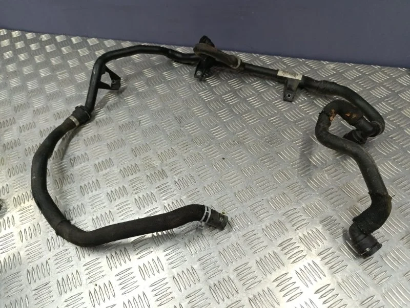 Патрубок системы охлаждения BMW 1 2009 17127548230 E82 N54B30A