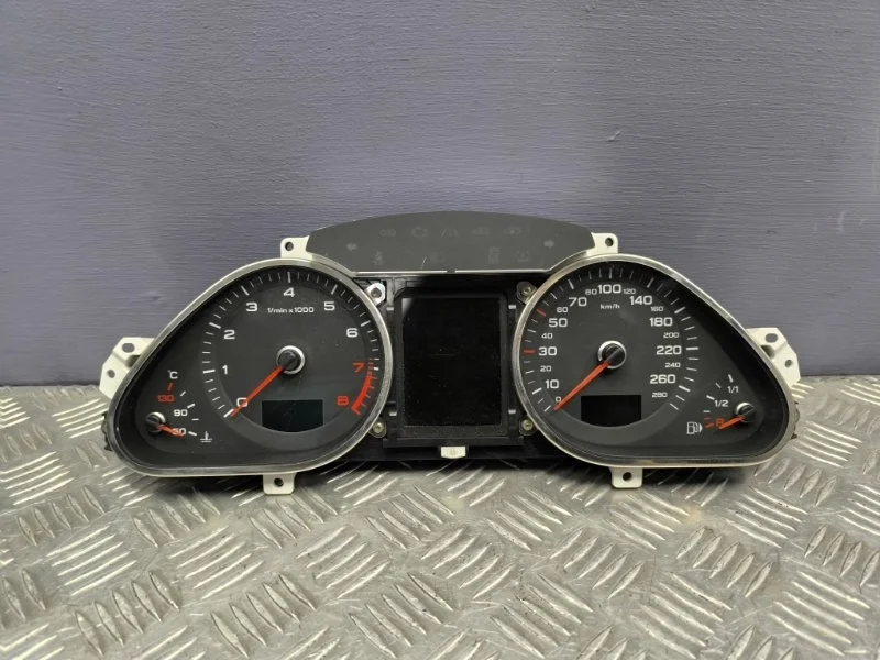 Панель приборов Audi A6 2010 4F0920933N C6 CAJA