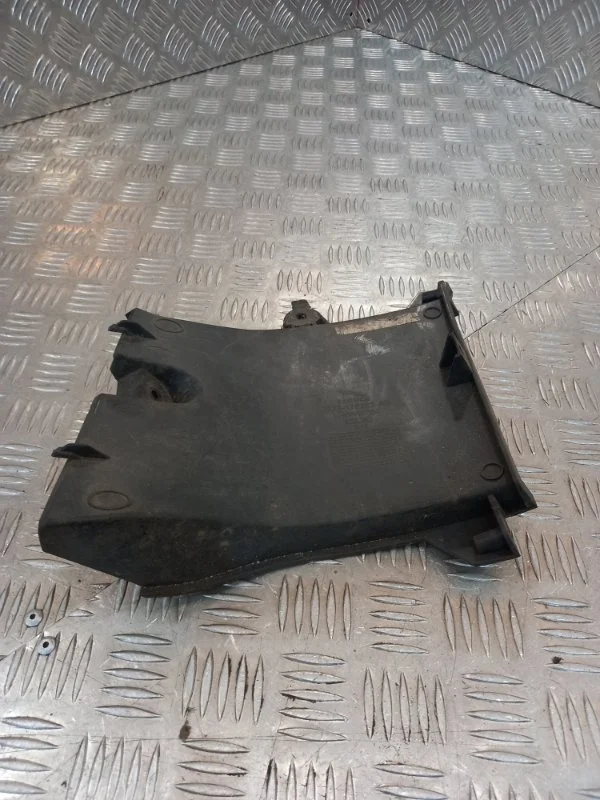 Накладка бампера Jaguar XE 2017 GX7317E762AB X760 204DTD, передняя правая