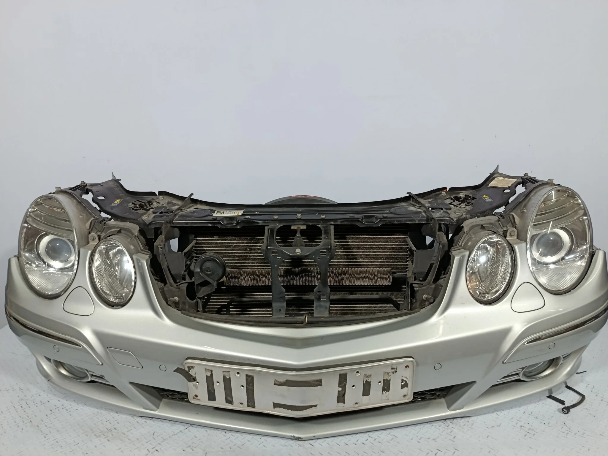 НОУСКАТ MERCEDES-BENZ E-CLASS A2118800040  серебро, 775U YE018