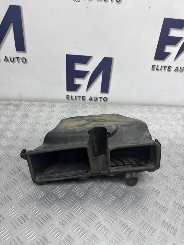 Воздухозаборник Mercedes-Benz E-Class 2014 A2128300103 W212 3.5
