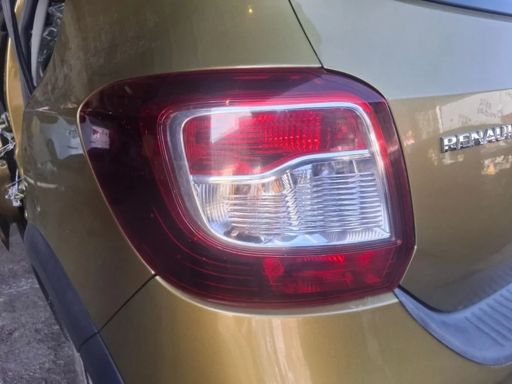 Фонарь задний левый на Renault Sandero Stepway 2