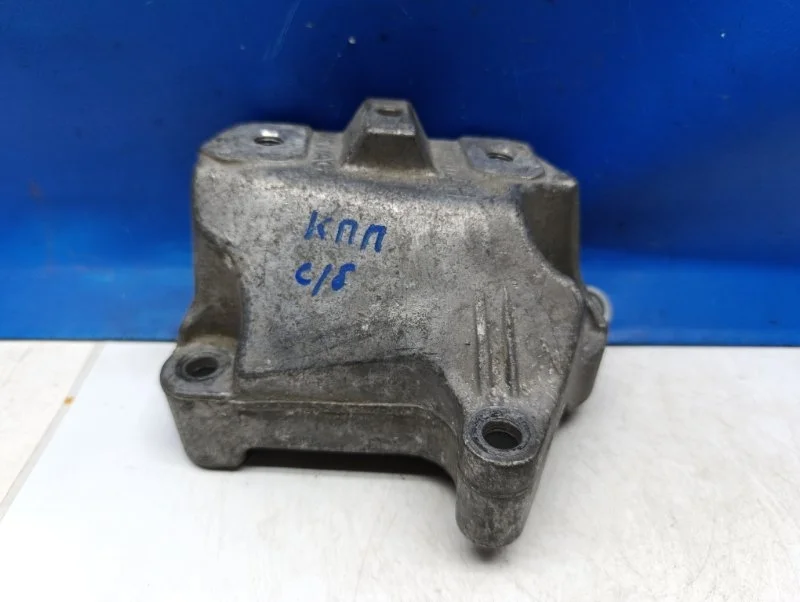Кронштейн КПП Volkswagen Jetta 2014 1K0199117AH