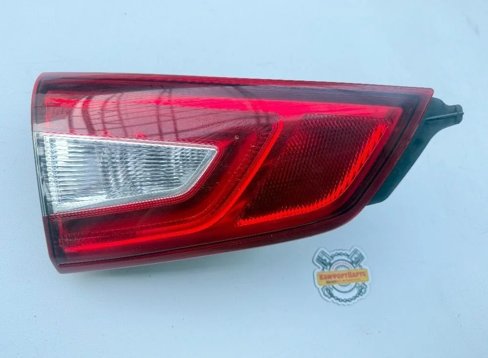 Фонарь крышки багажника внутренний левый Nissan Qashqai II (2013—2019)