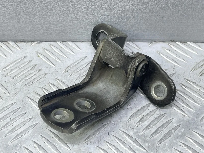 Петля двери Toyota FJ Cruiser GSJ15