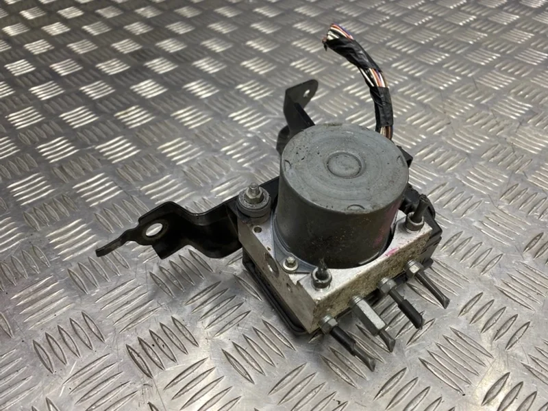 Блок ABS Toyota Camry 2006 4405033240 40 2AZ-FE