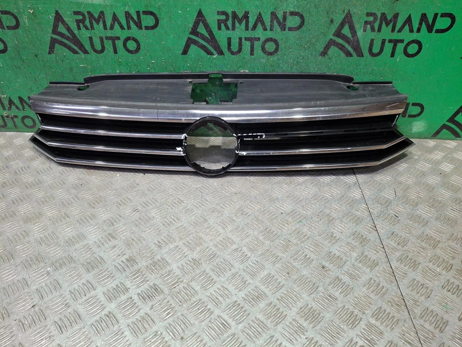 Решетка радиатора Volkswagen Passat 2014-2023 3G0853651ABKZ B8