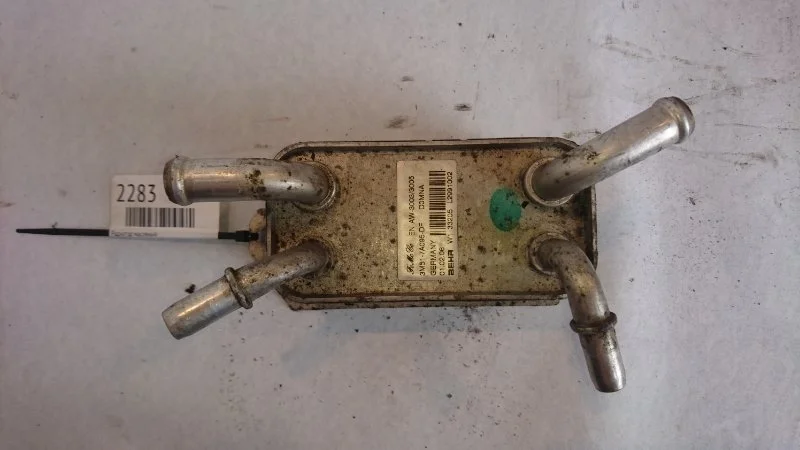 Радиатор масляный Volvo V50 2004-2007