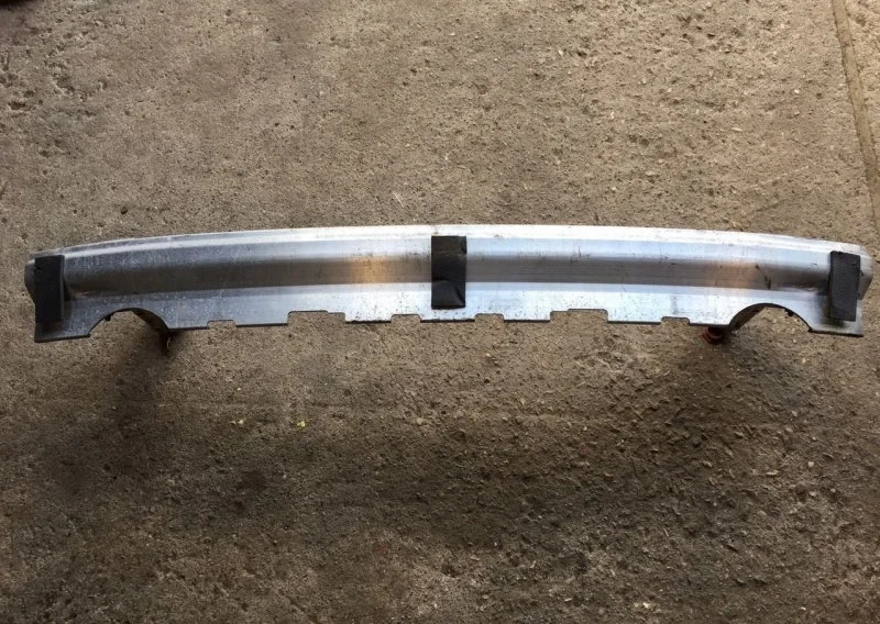 Усилитель бампера Audi A6 C5 Allroad