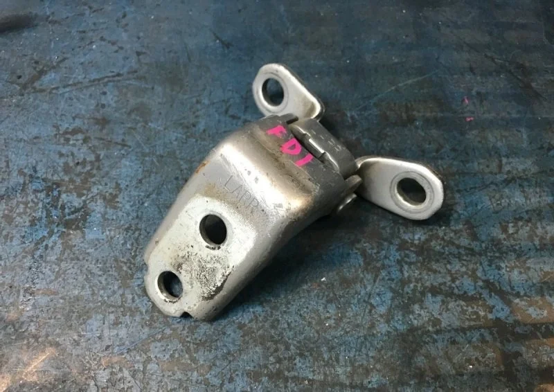 Петля двери Honda Civic 8 4D FD