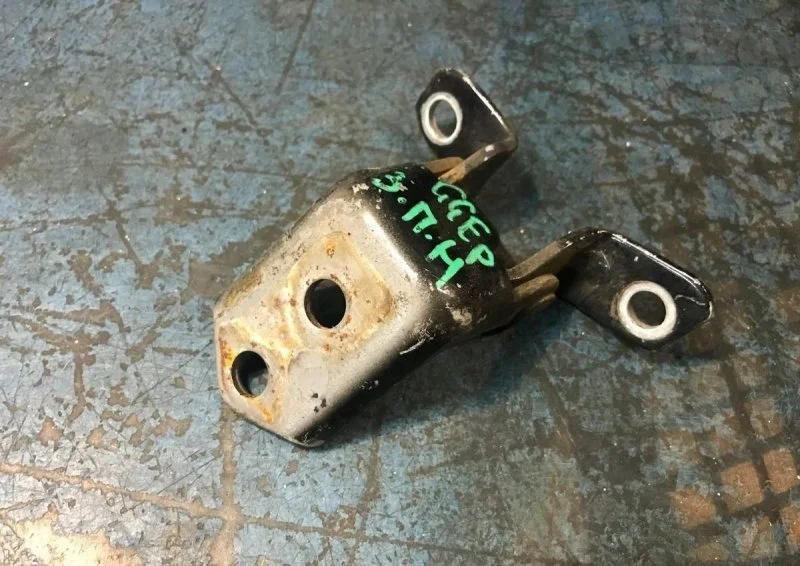 Петля двери Mazda 6 GG