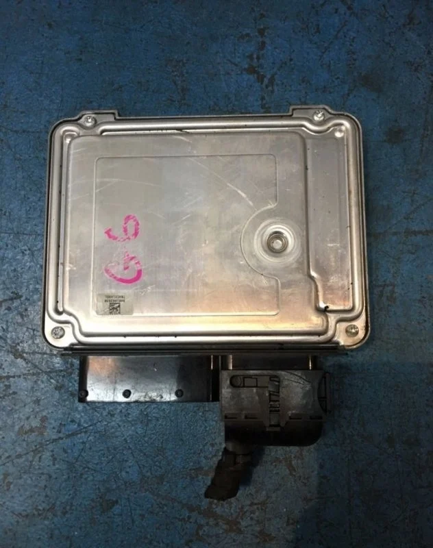 Блок управления двигателем Volkswagen Golf 6