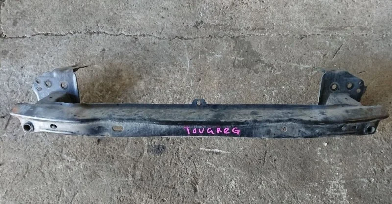 Усилитель бампера Volkswagen Touareg GP