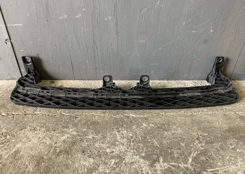 Усилитель бампера Volkswagen Passat B7