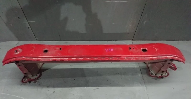 Усилитель бампера Volvo V50 1