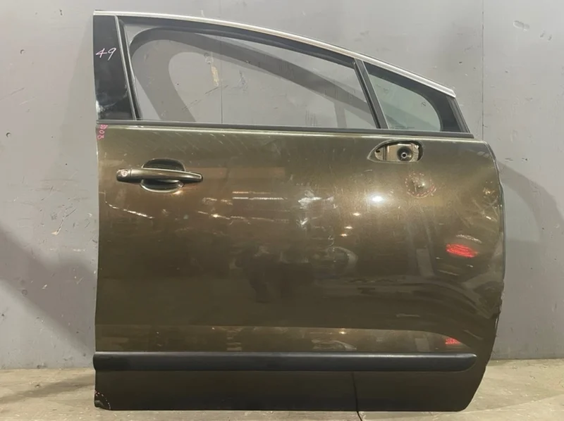 Дверь Peugeot 3008 1