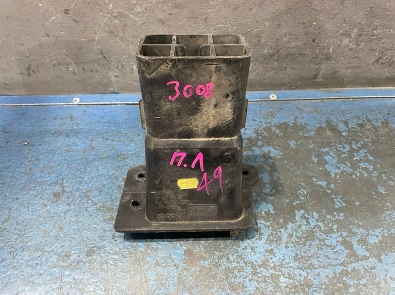 Крепление бампера Peugeot 3008 1