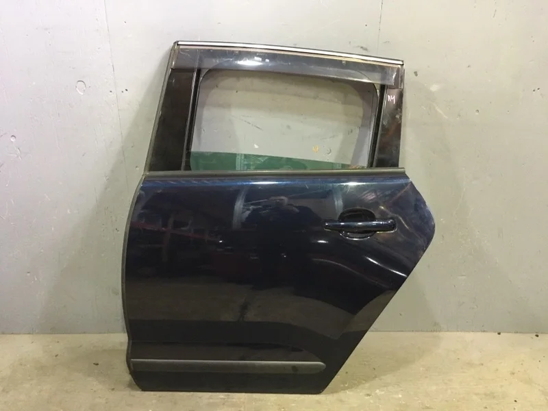 Дверь Peugeot 3008 1