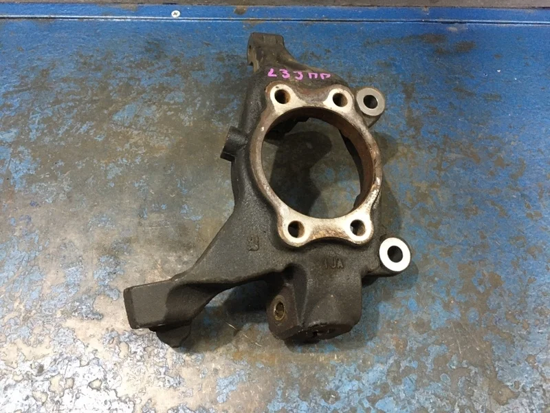 Кулак Nissan Teana L33