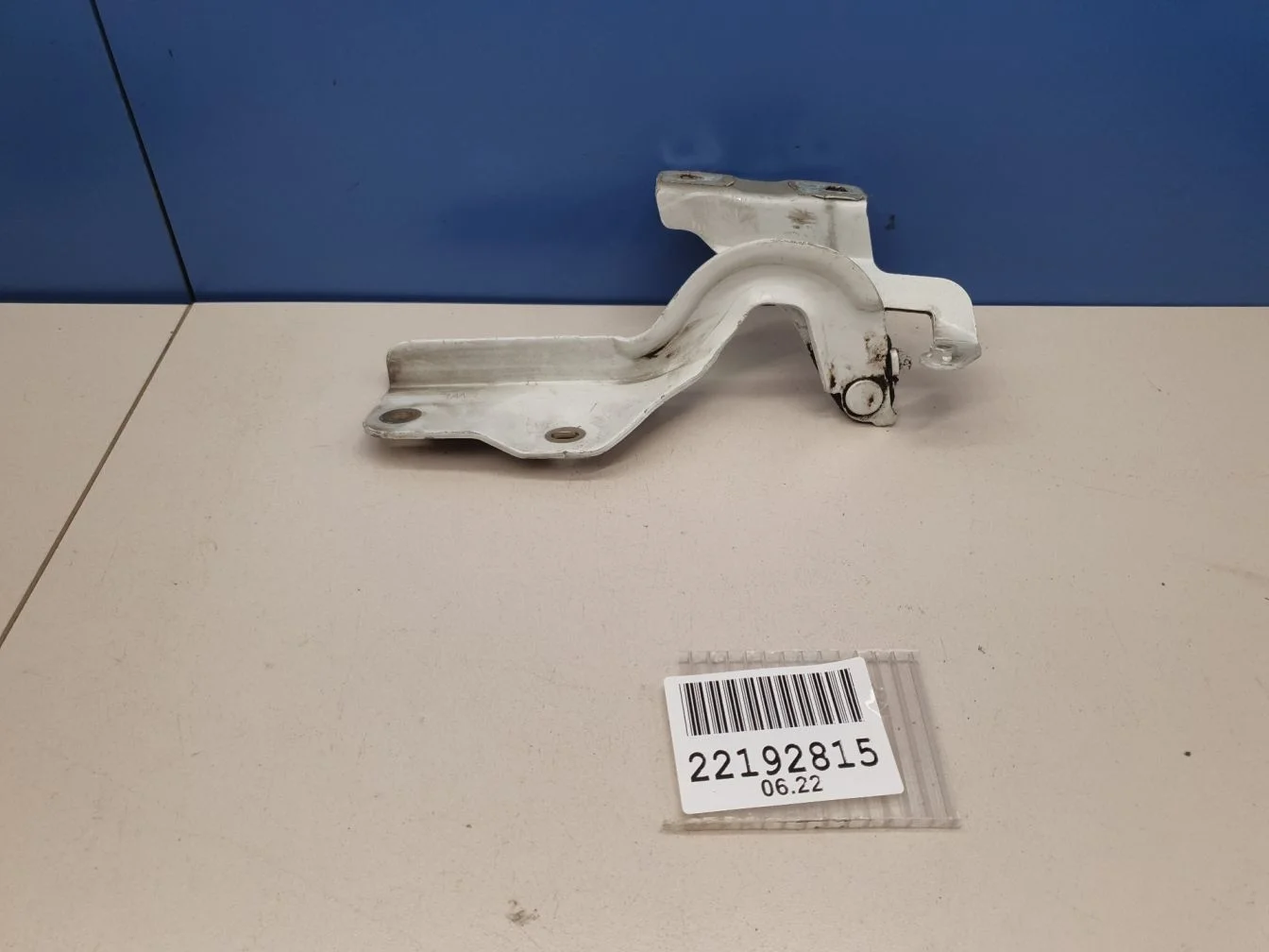 Петля капота левая для Nissan Almera G15 2012-2018