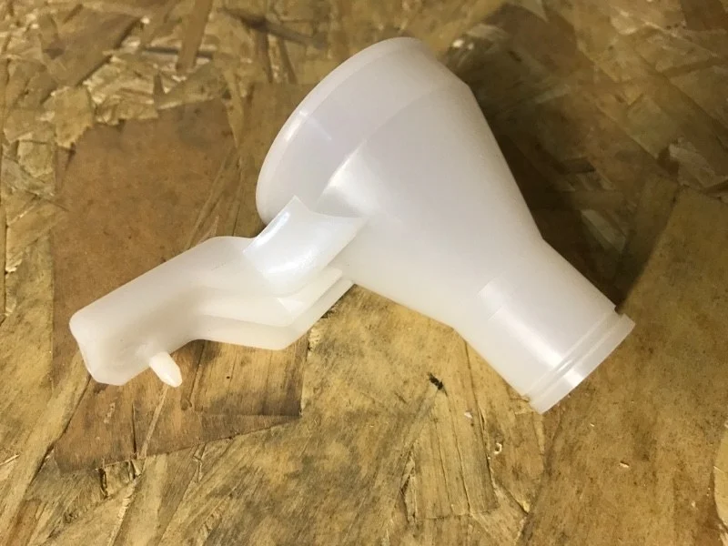 ГОРЛОВИНА БАЧКА ОМЫВАТЕЛЯ MITSUBISHI LANCER 10 2007 8260A097 CY1A 4A91