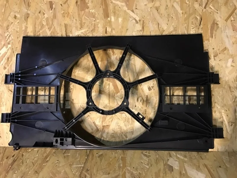 ДИФФУЗОР РАДИАТОРА ДВИГАТЕЛЯ Mitsubishi Lancer 10 2007 1355A146 CY1A 4A91