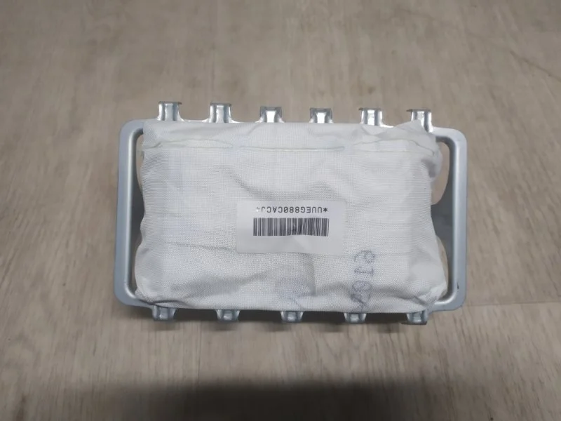 Аирбаг пассажирский Mitsubishi Outlander 3 2012- 7030A311 GF2W 4B10