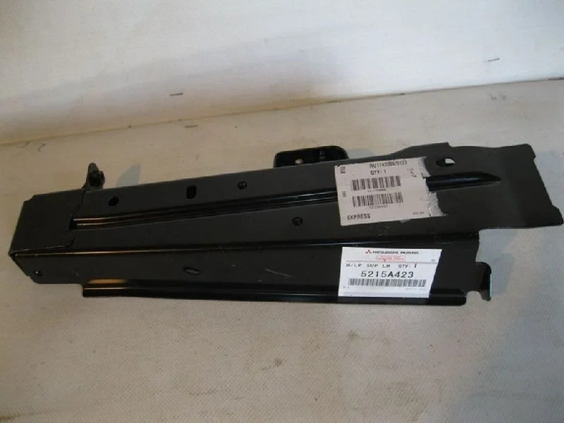 СУППОРТ ФАРЫ MITSUBISHI OUTLANDER 3 2012- 5215A423 GF2W 4B10, левый