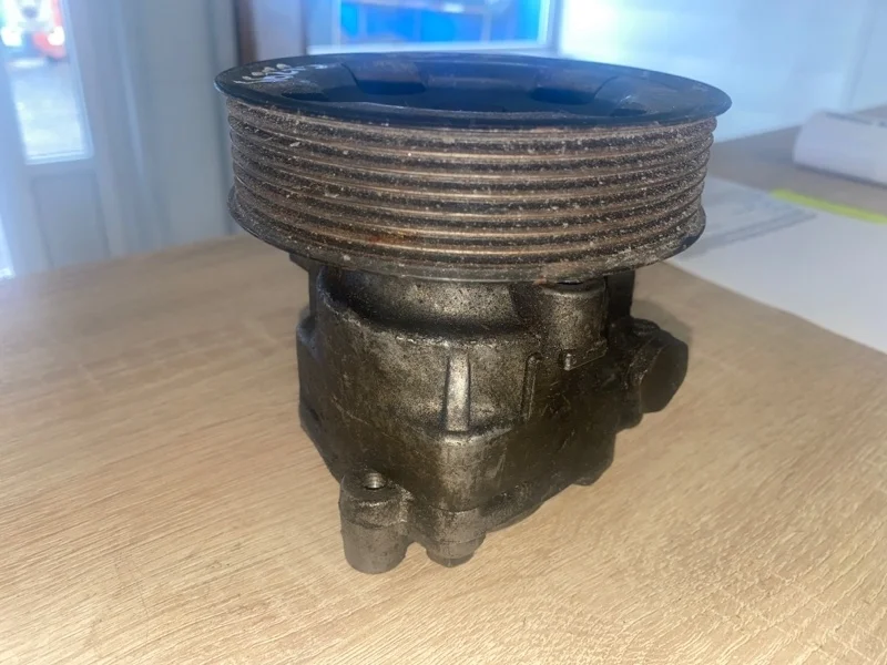 НАСОС ГИДРОУСИЛИТЕЛЯ MITSUBISHI PAJERO 3 2000 2001 2002 2003 2004 2005 2006 MR418566 V64W 4D56