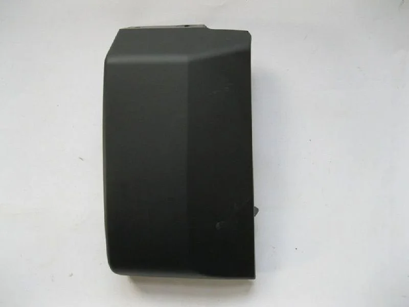 Накладка на бампер Mitsubishi Pajero 4 2006- MB42013R V87W 4M41, передняя правая