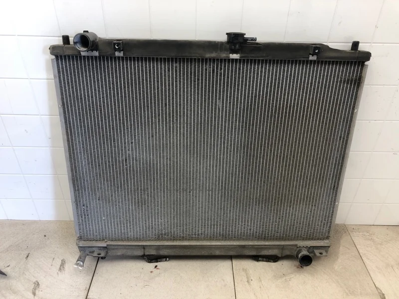 Радиатор ДВС Mitsubishi Pajero 4 2006- 1350A659 V87W 4M41