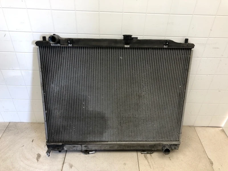 Радиатор ДВС Mitsubishi Pajero 4 2006- 1350A659 V87W 4M41