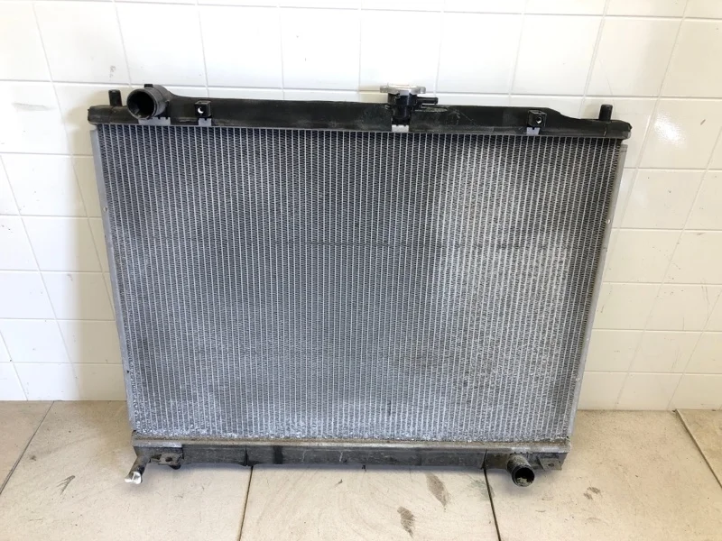 Радиатор ДВС Mitsubishi Pajero 4 2006- 1350A659 V87W 4M41