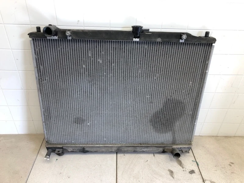 Радиатор ДВС Mitsubishi Pajero 4 2006- 1350A659 V87W 4M41