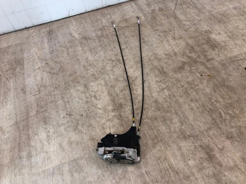 Замок двери MITSUBISHI PAJERO SPORT 1 1998 1999 2000 2001 2002 2003 2004 2005 2006 2007 2008 2009 MR313409 K97W 4D56, задний левый