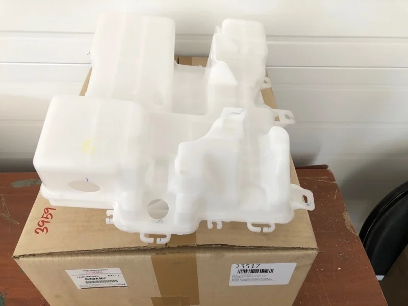 Бачок омывателя MITSUBISHI PAJERO SPORT 3 8260A467 KS