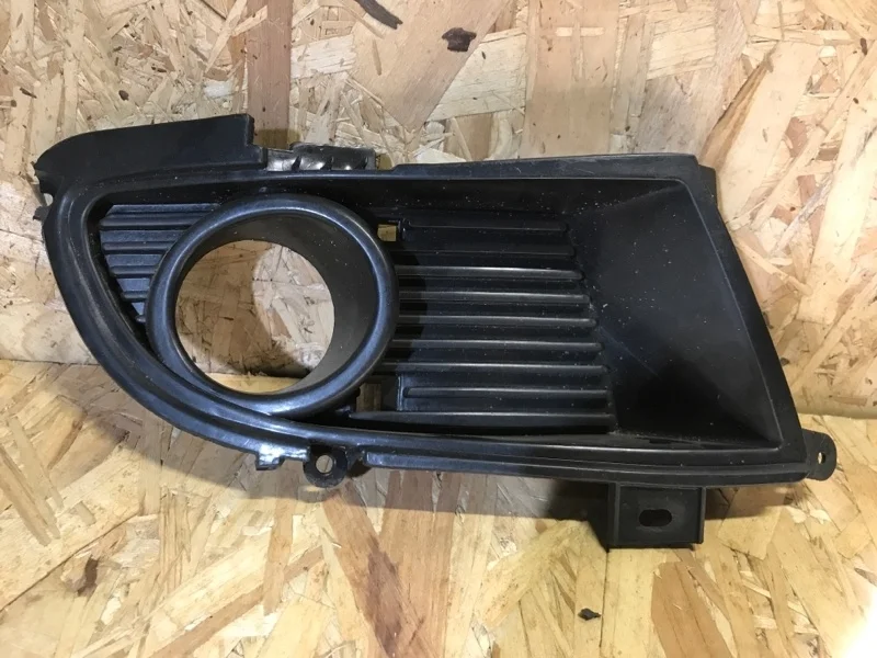 ОКАНТОВКА ПТФ MITSUBISHI LANCER 9 2002 8321A056 CS1A, передняя правая