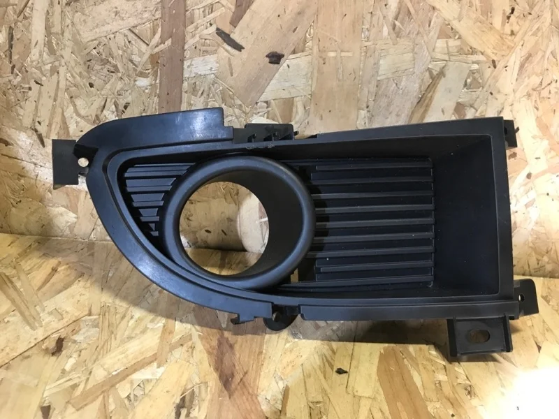 ОКАНТОВКА ПТФ MITSUBISHI LANCER 9 2005 8321A056, передняя правая